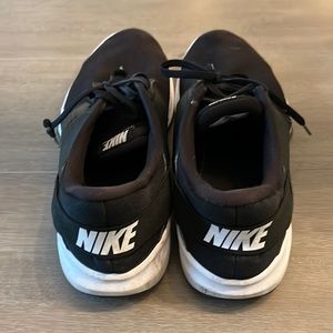 Men’s Nike training shoes, size 13 black